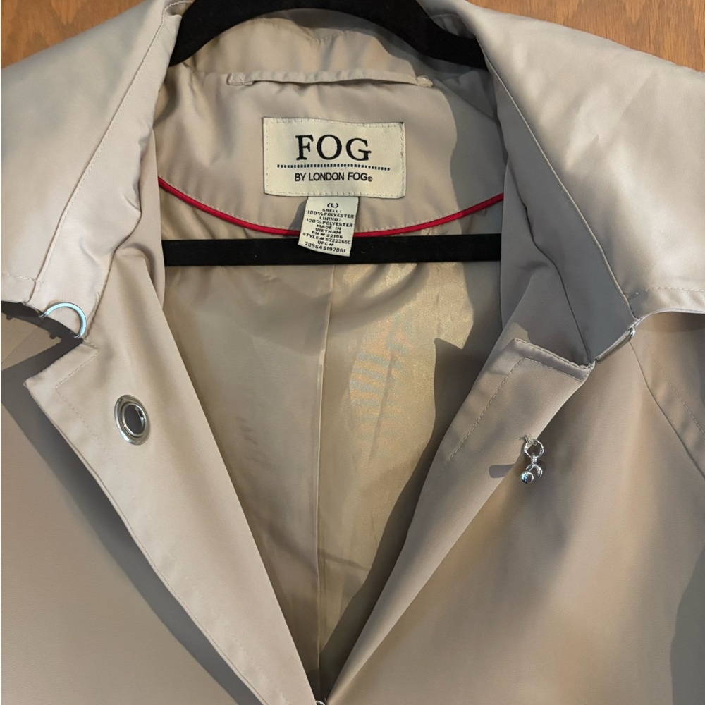 London Fog women’s Beige Trench Coat size L